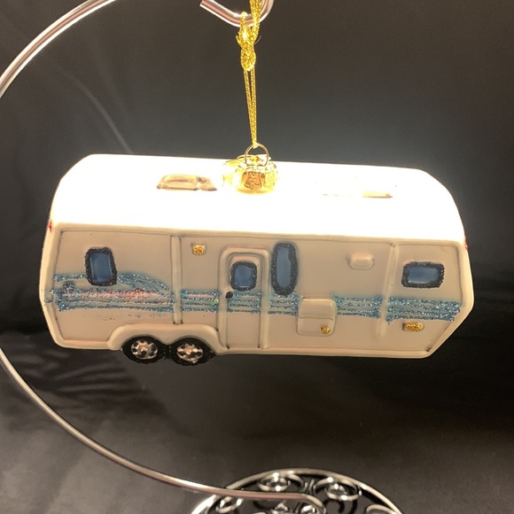 🎄Bronner’s Glass Travel Trailer Christmas Holiday Ornament - Picture 13 of 15